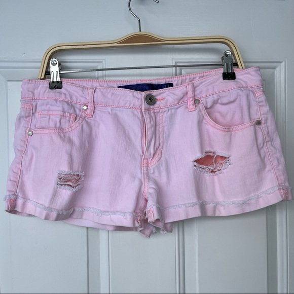 sapphire ink Pants - •Sapphire Ink• Pale Pink Distressed Denim Shorts - Size 11
